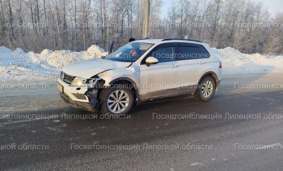 В Ельце около восьми часов на автодороге М-4 &laquo;Дон&raquo; 24-летняя девушка погибла под колесами &laquo;Фольксвагена&raquo;, которым управляла 43-летняя автоледи!