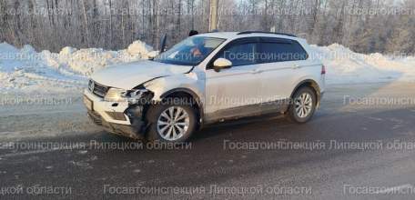 В Ельце около восьми часов на автодороге М-4 &laquo;Дон&raquo; 24-летняя девушка погибла под колесами &laquo;Фольксвагена&raquo;, которым управляла 43-летняя автоледи!