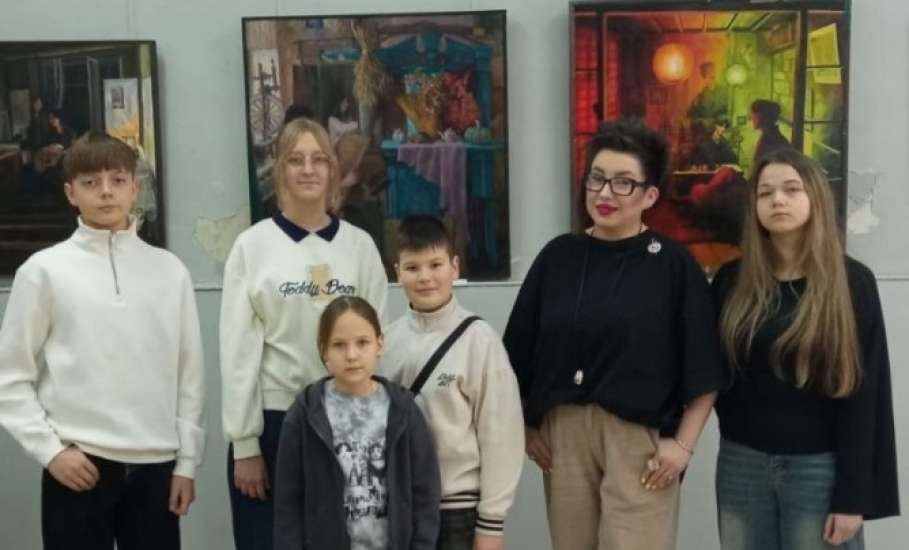 Ежегодная выставка студентов и преподавателей ЕГКИ им. Т. Н. Хренникова прошла в Ельце