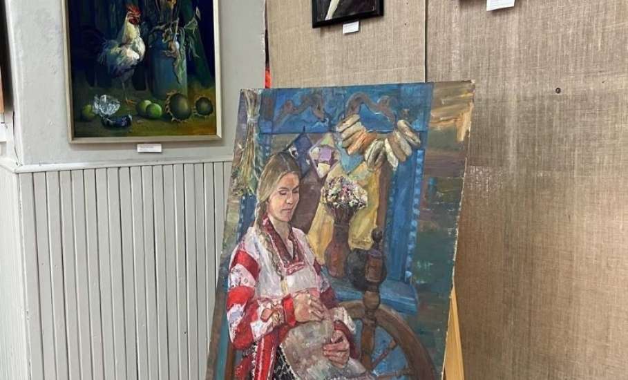 Ежегодная выставка студентов и преподавателей ЕГКИ им. Т. Н. Хренникова прошла в Ельце