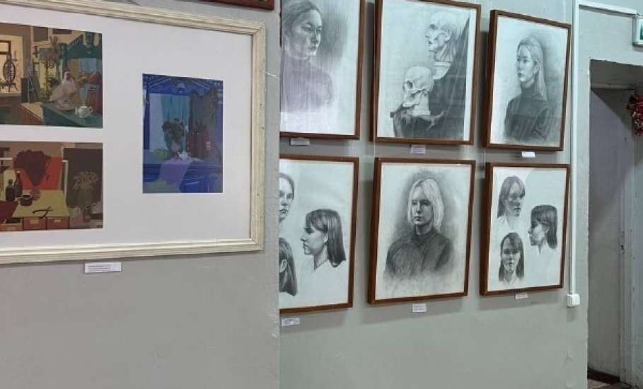 Ежегодная выставка студентов и преподавателей ЕГКИ им. Т. Н. Хренникова прошла в Ельце