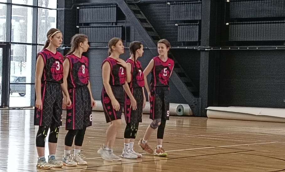 В Ельце проходит межрегиональный турнир по баскетболу