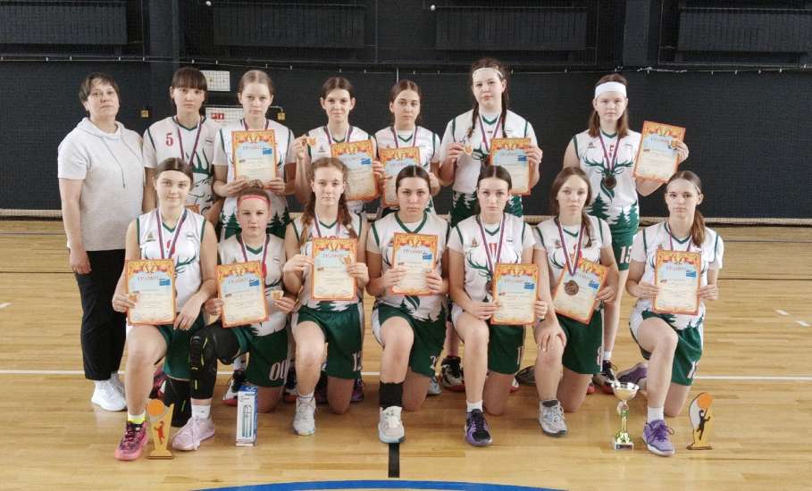 В Ельце завершился межрегиональный турнир по баскетболу