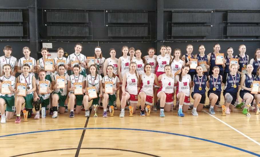 В Ельце завершился межрегиональный турнир по баскетболу