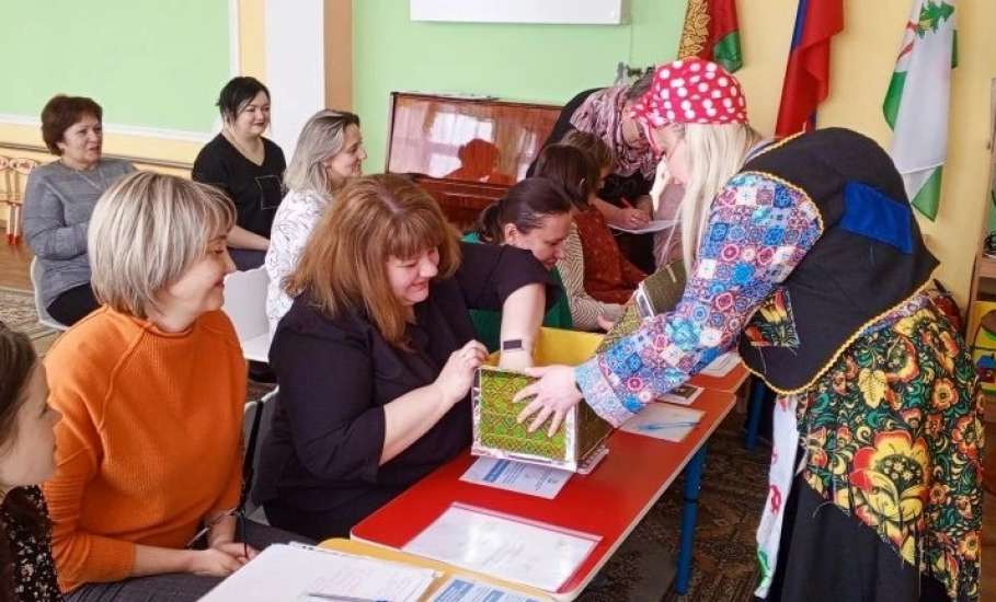 Вчера в детсаду №46 Ельца "Дружные ребята" был проведен семинар конкурса "Воспитатель года - 2026"