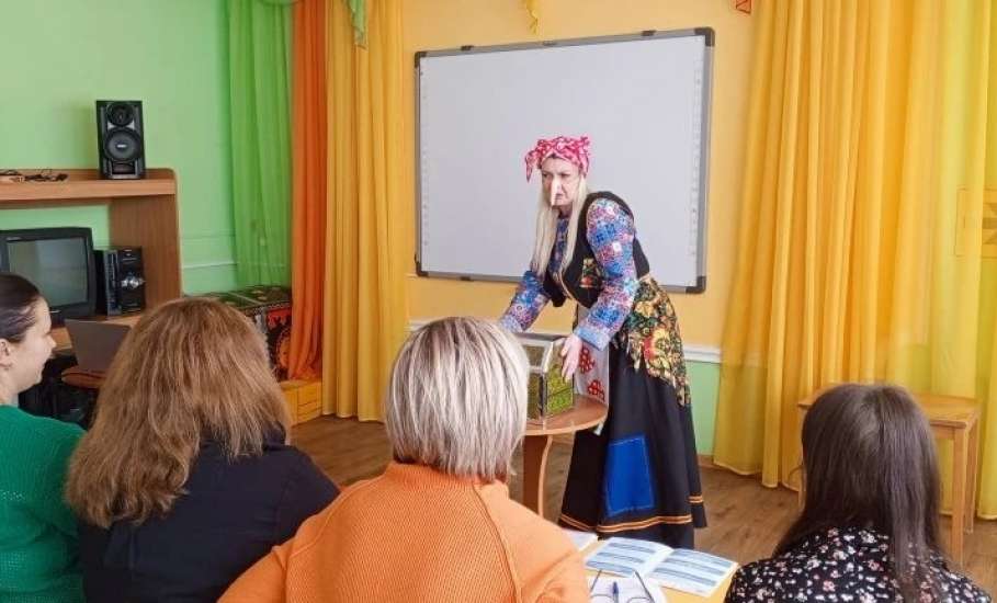 Вчера в детсаду №46 Ельца "Дружные ребята" был проведен семинар конкурса "Воспитатель года - 2026"