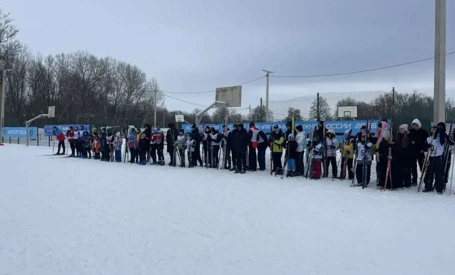 На Лыжной базе в Ельце сегодня прошли соревнования по лыжным гонкам