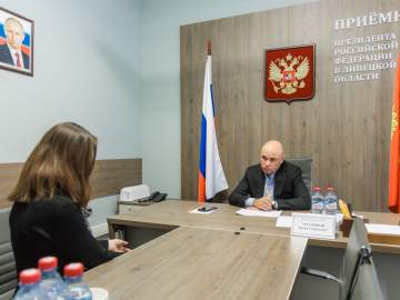 Игорь Артамонов провел очередной личный прием граждан в Приемной Президента РФ в Липецкой области