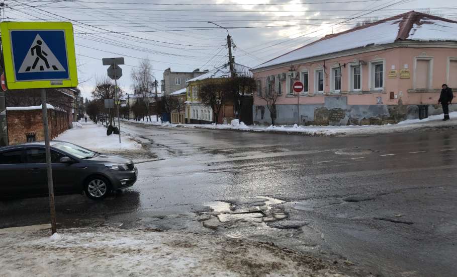 Первые ручьи сегодня потекли по Ельцу