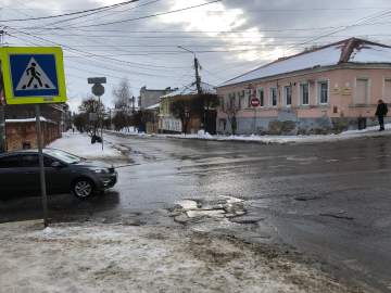 Первые ручьи сегодня потекли по Ельцу