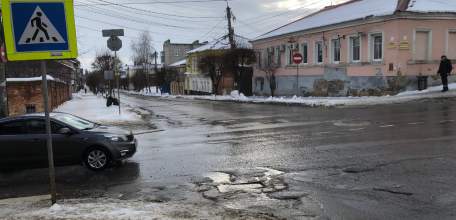 Первые ручьи сегодня потекли по Ельцу