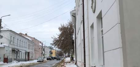 Опасные сосульки в Ельце нависли над головами горожан!