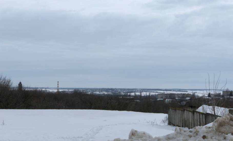 А почему лежат кучи мусора на предприятии по улице Костенко в Ельце?!