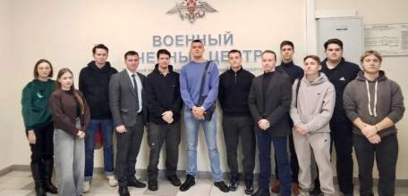 Преподаватели и студенты ЕГУ имени И.А. Бунина посетили центр, где происходит подготовка будущих операторов БПЛА