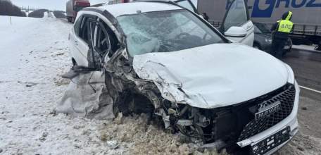 В Елецком районе в столкновении с грузовиком пострадали водитель и два пассажира иномарки!