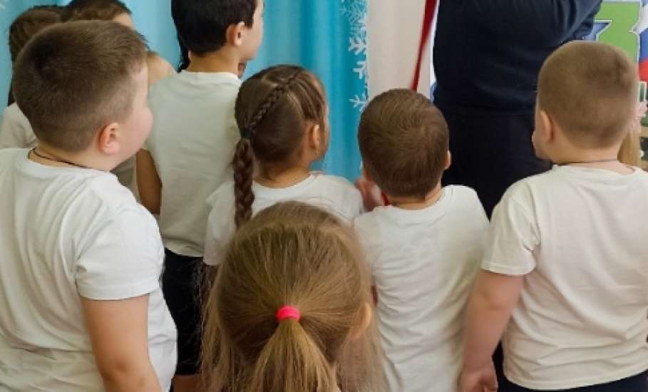 В Ельце в детский сад пришли тренеры по боксу