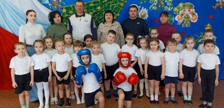 В Ельце в детский сад пришли тренеры по боксу