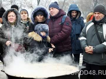 В Задонске за один день съели тонну ухи!