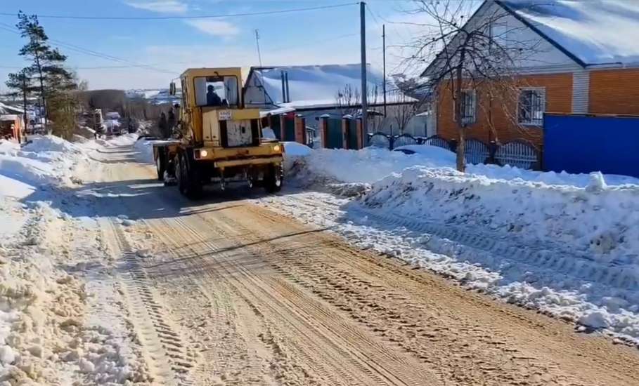 Вячеслав Жабин: &laquo;Продолжаем расчищать город от последствий сильного снегопада&raquo;