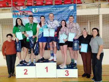 Вчера в городе Усмань состоялись соревнования по бадминтону среди работников сферы образования
