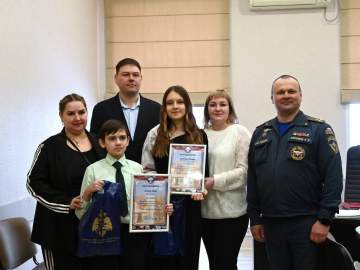 Сегодня в администрации города Ельца наградили юных патриотов!