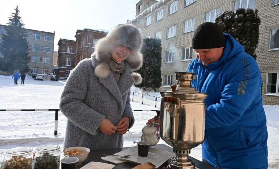 18 февраля в колледже ГОБПОУ &laquo;ЕКИТ&raquo;прошли соревнования &laquo;Народный жим&raquo; штанги лежа на горизонтальной скамье