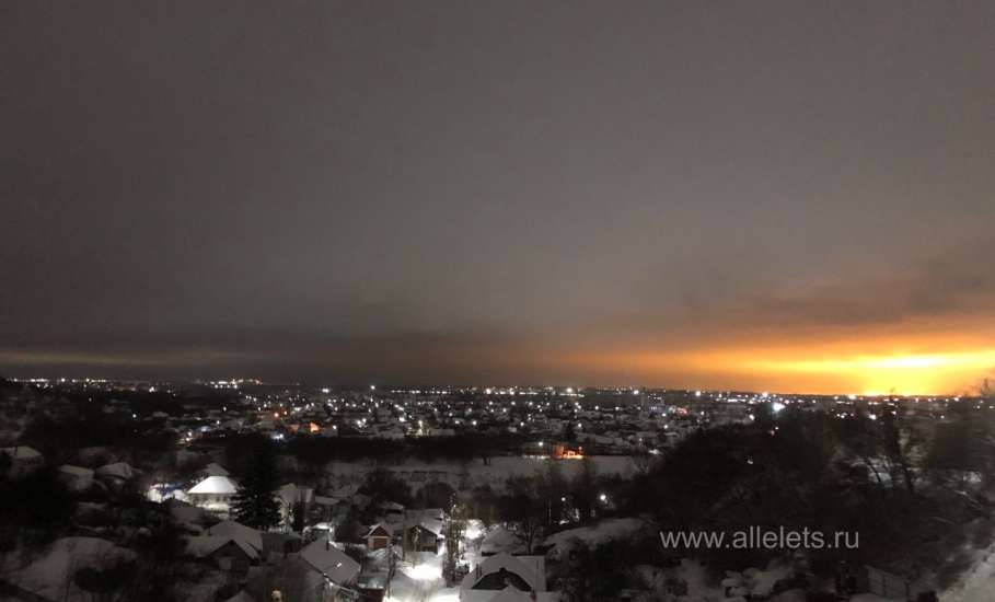00:47 Были слышны громко звуки взрывов в Ельце!