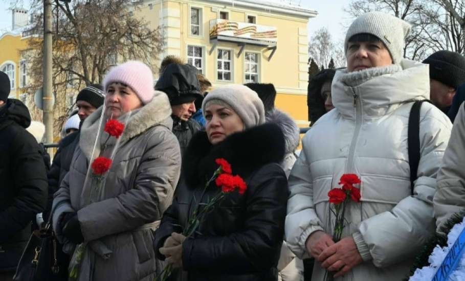 Сегодня на площади Революции состоялось торжественное мероприятие, посвященное Дню защитника Отечества