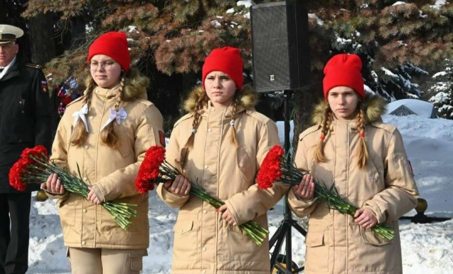 Сегодня на площади Революции состоялось торжественное мероприятие, посвященное Дню защитника Отечества