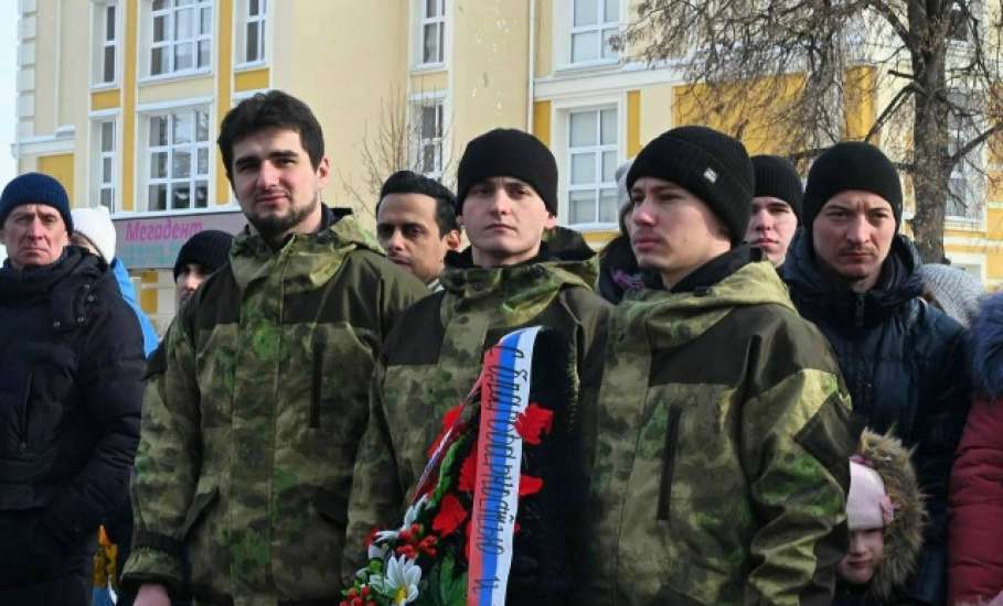 Сегодня на площади Революции состоялось торжественное мероприятие, посвященное Дню защитника Отечества