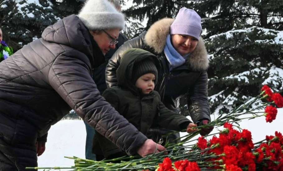 Сегодня на площади Революции состоялось торжественное мероприятие, посвященное Дню защитника Отечества