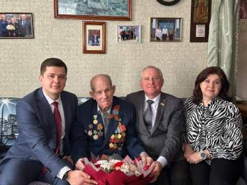 Вячеслав Жабин: "Сегодня не мог не заехать к одному из самых удивительных людей Ельца &mdash; Алексею Георгиевичу Собову!"