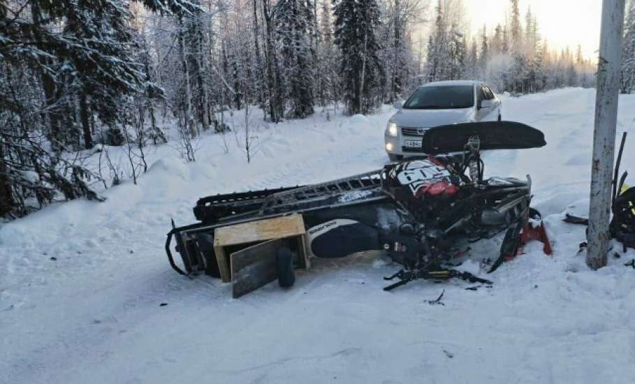 В Хлевенском районе два человека погибли, врезавшись на снегоходе в столб!