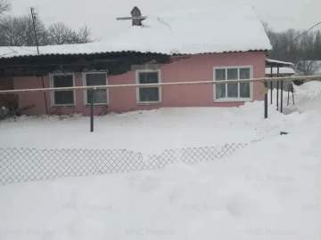 На двухквартирном доме в Измалково рухнула кровля!