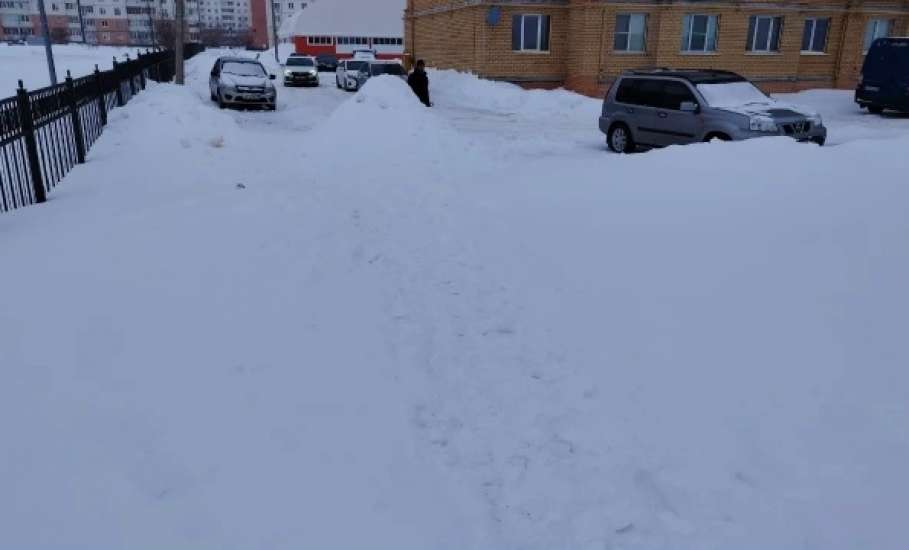 Елецводоканал не может устранить засоры, так как не чищен снег?