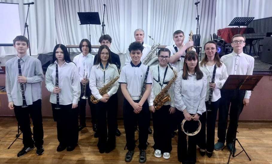 21 февраля в Детской школе искусств № 3 города Ельца состоялся праздничный концерт, посвящённый Дню защитника Отечества!