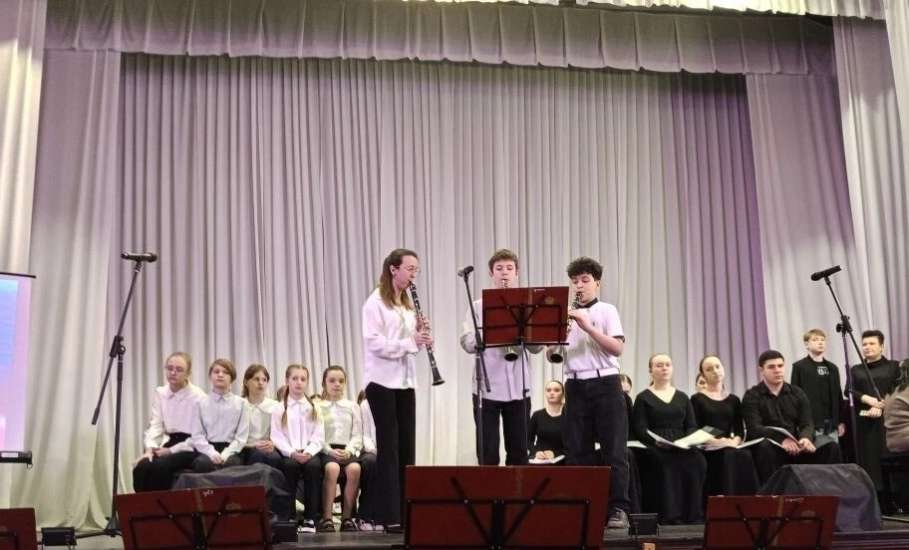 21 февраля в Детской школе искусств № 3 города Ельца состоялся праздничный концерт, посвящённый Дню защитника Отечества!