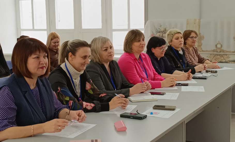 Сегодня финалисты муниципального конкурса &laquo;Воспитатель года &mdash; 2026&raquo; прошли испытание &laquo;Педагогический брифинг&raquo;