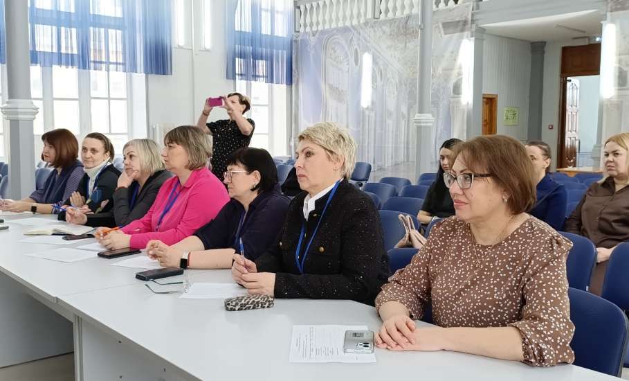 Сегодня финалисты муниципального конкурса &laquo;Воспитатель года &mdash; 2026&raquo; прошли испытание &laquo;Педагогический брифинг&raquo;