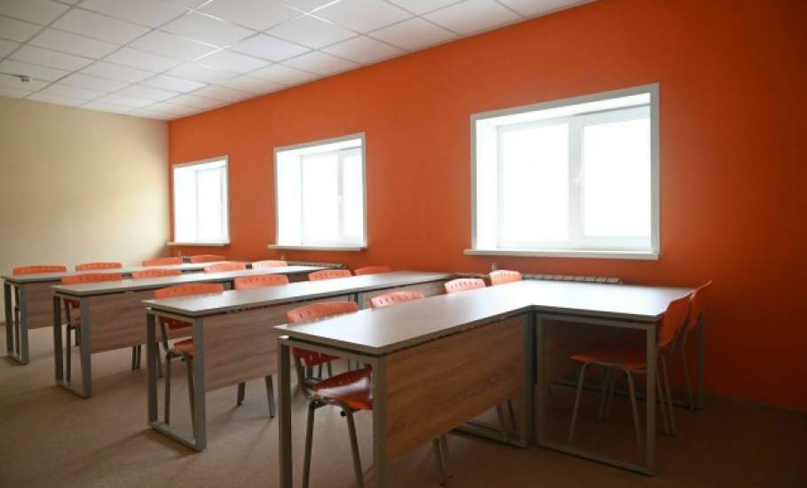 Сегодня в Ельце состоялось торжественное открытие обновленного ФОКа имени Владимира Ефимовича Болгова после капитального ремонта