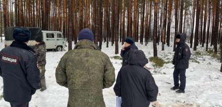 Лесная охрана нашла свежий пень: по следам волочения полицейские вышли к дому браконьера