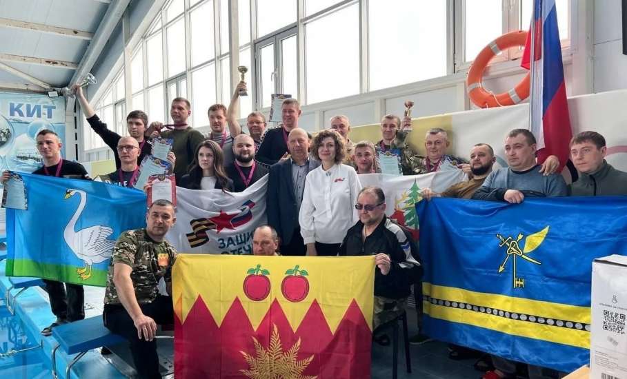 Команда Ельца заняла 3-е место в соревнованиях по плаванию