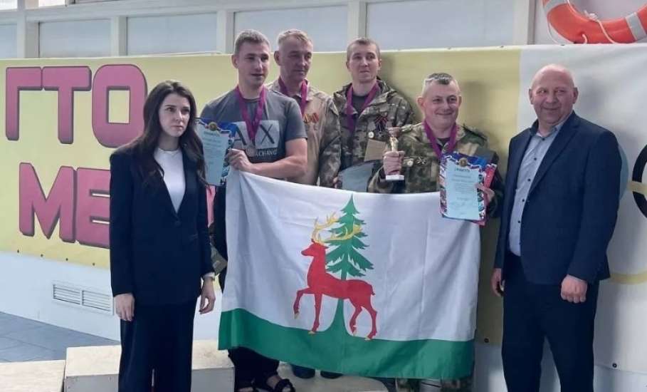 Команда Ельца заняла 3-е место в соревнованиях по плаванию