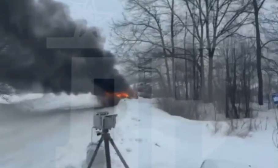 По предварительной информации, на трассе сгорел авто владельца передвижной камеры-треноги, фиксирующей нарушения ПДД!