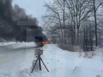 По предварительной информации, на трассе сгорел авто владельца передвижной камеры-треноги, фиксирующей нарушения ПДД!