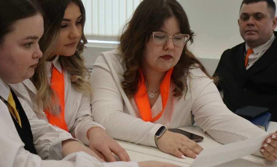 Играя учимся, ведем за собой