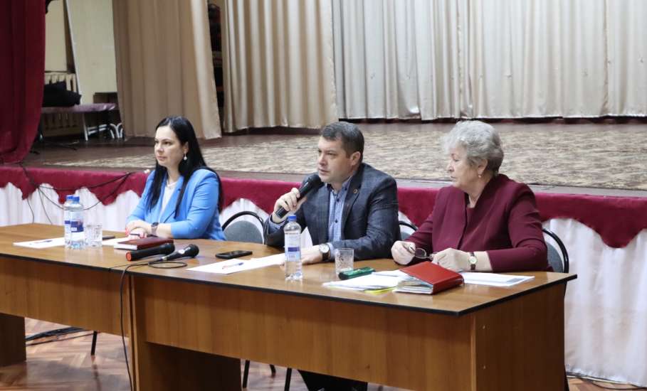 В Елецком округе состоялись встречи населения Колосовского территориального отдела с представителями органов власти и руководителями организаций