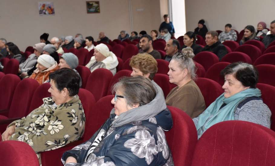 В Елецком округе состоялись встречи населения Колосовского территориального отдела с представителями органов власти и руководителями организаций