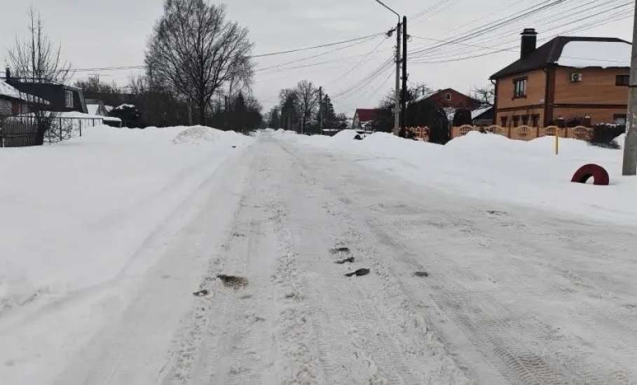 В районе Железнодорожного техникума грейдер приступил к расчистке проездов частного сектора