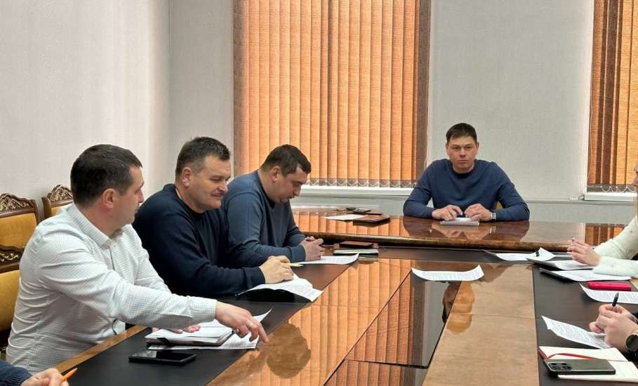 В администрации Ельца рассмотрели ситуацию с дорожными знаками в городе